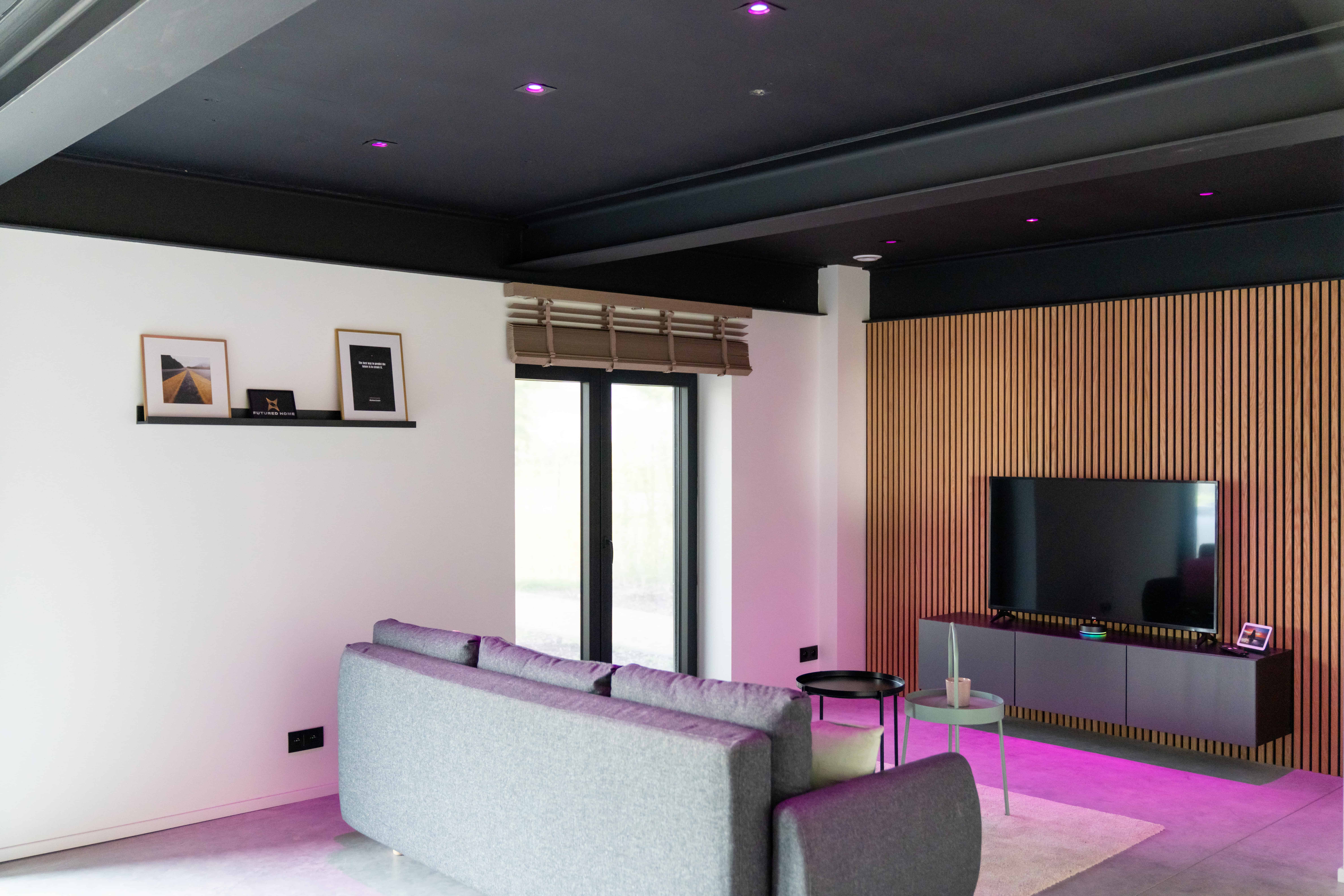 Beleef volledige woningautomatisering in onze demowoning: van het bedienen van rolluiken en ramen tot slimme verwarming en inbraakbeveiliging, geïnstalleerd door Futured Home in Lennik (Vlaams-Brabant).